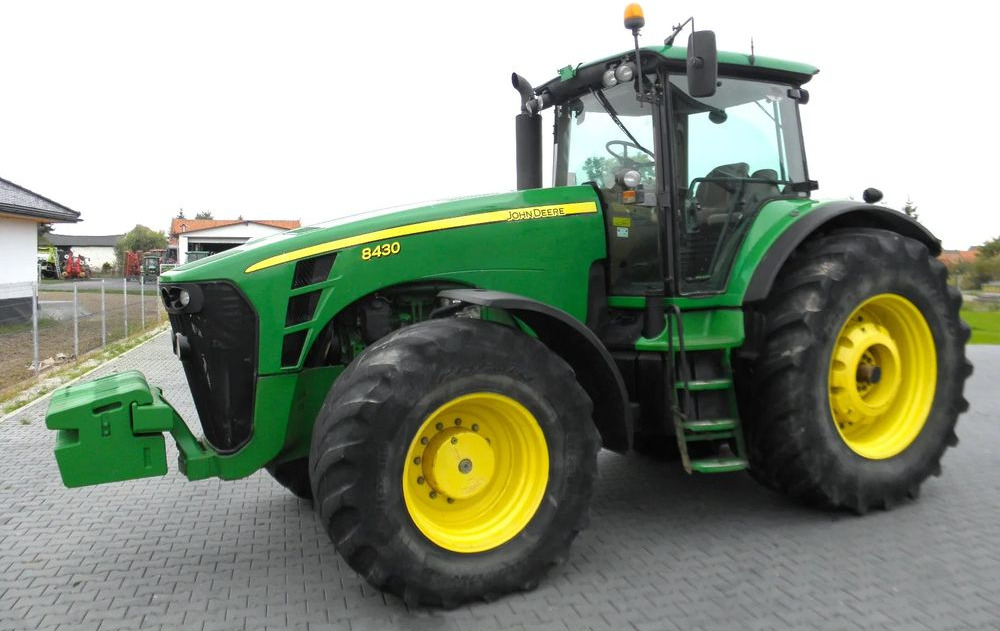 John Deere 8430 2008 Rok, Nie Malowany, Stan Bardzo Dobry - Traktor: gambar 3 John Deere 8430 2008 Rok, Nie Malowany, Stan Bardzo Dobry - Traktor: gambar 3