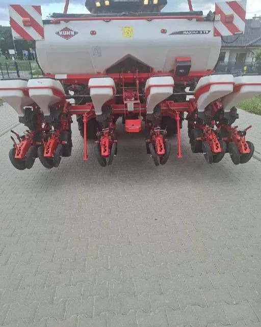 Kuhn Maxima 3 TS 2021 Rok , Stan Idealny - Bor benih: gambar 2 Kuhn Maxima 3 TS 2021 Rok , Stan Idealny - Bor benih: gambar 2