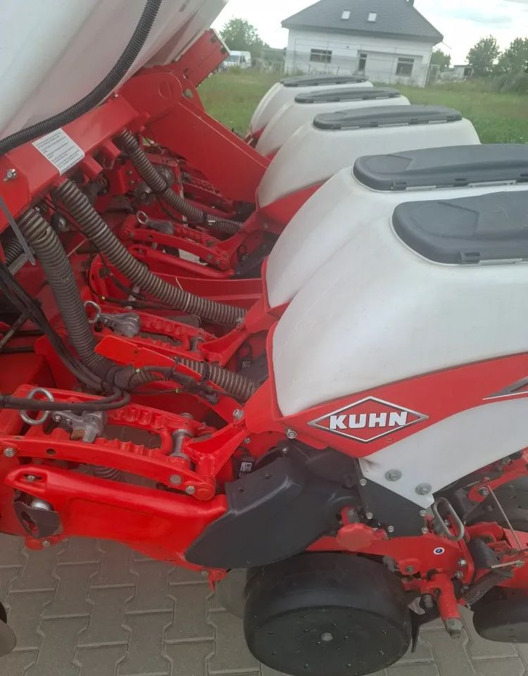 Kuhn Maxima 3 TS 2021 Rok , Stan Idealny - Bor benih: gambar 4 Kuhn Maxima 3 TS 2021 Rok , Stan Idealny - Bor benih: gambar 4