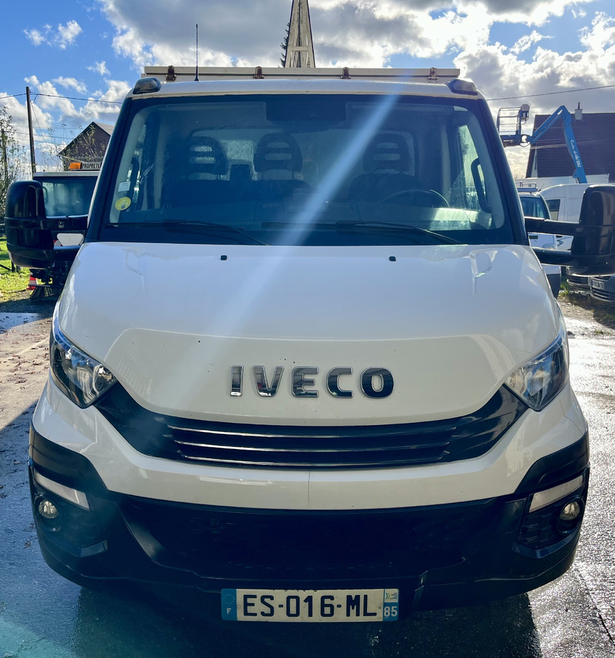 IVECO Daily 35-180 35c18 plateau - Van flatbed: gambar 2 IVECO Daily 35-180 35c18 plateau - Van flatbed: gambar 2