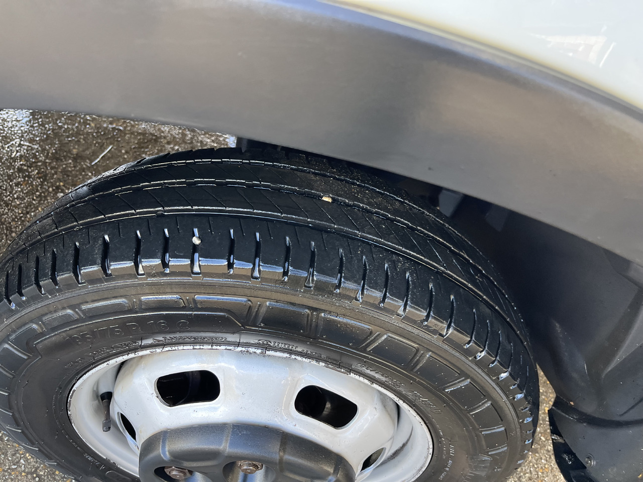 IVECO Daily 35-180 35c18 plateau - Van flatbed: gambar 4 IVECO Daily 35-180 35c18 plateau - Van flatbed: gambar 4