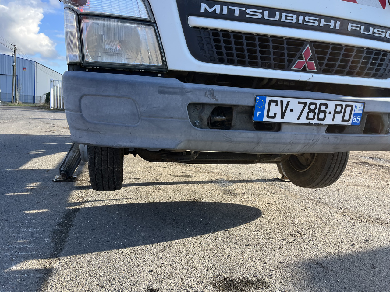 Platform udara yang dipasang di truk Mitsubishi Canter 7c15: gambar 13