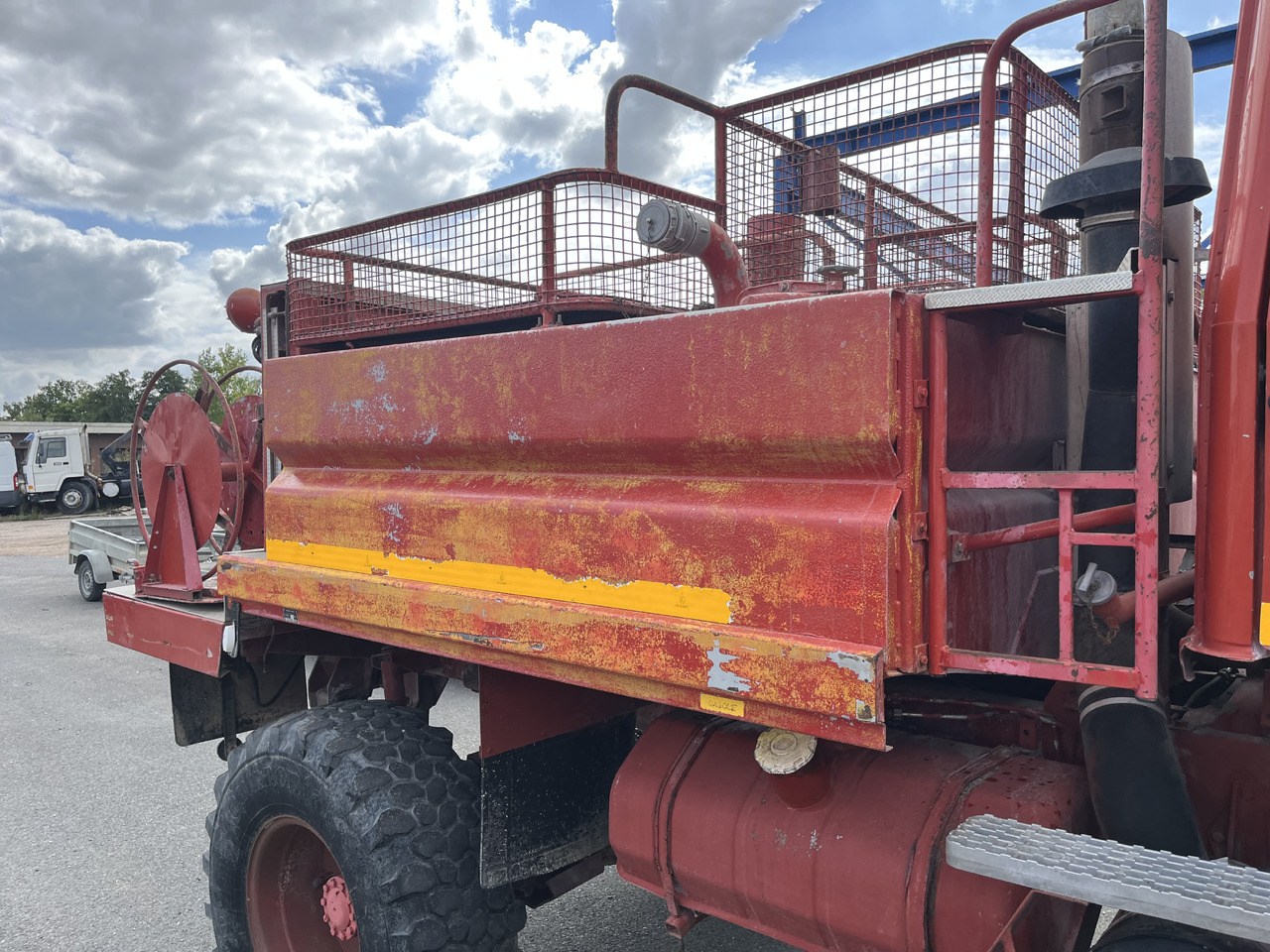 RENAULT 85-150 4x4 ccf citerne - Truk pemadam kebakaran: gambar 3 RENAULT 85-150 4x4 ccf citerne - Truk pemadam kebakaran: gambar 3