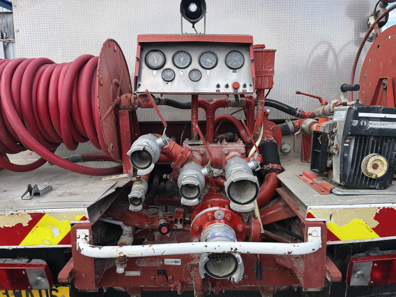 RENAULT 85-150 4x4 ccf citerne - Truk pemadam kebakaran: gambar 4 RENAULT 85-150 4x4 ccf citerne - Truk pemadam kebakaran: gambar 4