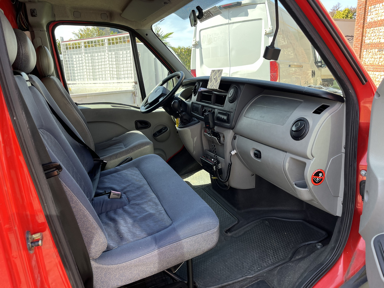 RENAULT Master 2L5 dci120cv - Ambulans: gambar 3 RENAULT Master 2L5 dci120cv - Ambulans: gambar 3