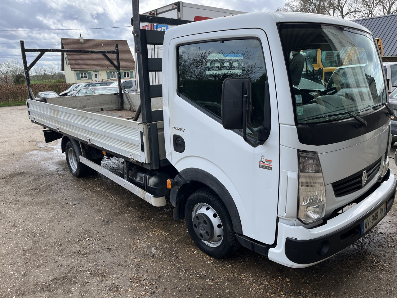 Renault Maxity 110cv cabstar plateau 4,50m - Van flatbed: gambar 3 Renault Maxity 110cv cabstar plateau 4,50m - Van flatbed: gambar 3