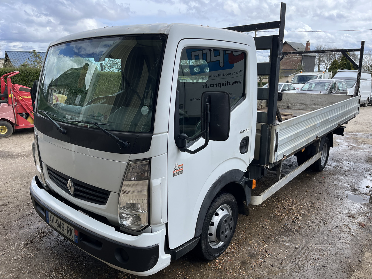 Renault Maxity 110cv cabstar plateau 4,50m - Van flatbed: gambar 1 Renault Maxity 110cv cabstar plateau 4,50m - Van flatbed: gambar 1