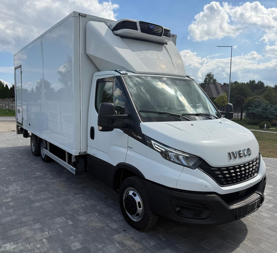 IVECO 40C18 BE COMBI – chłodnia z windą, kat. B+E, polift, 2019 rok - Van berpendingin: gambar 3 IVECO 40C18 BE COMBI – chłodnia z windą, kat. B+E, polift, 2019 rok - Van berpendingin: gambar 3