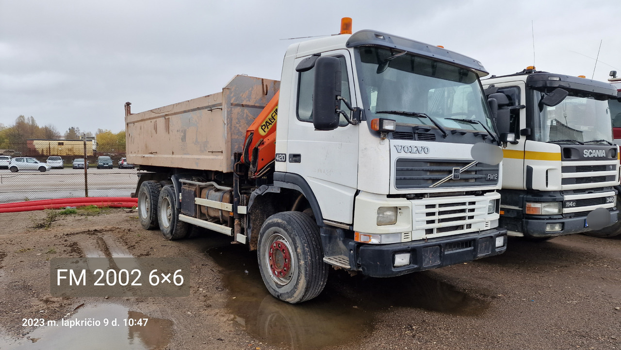 VOLVO FM 12 6x6 - Truk jungkit: gambar 1 VOLVO FM 12 6x6 - Truk jungkit: gambar 1