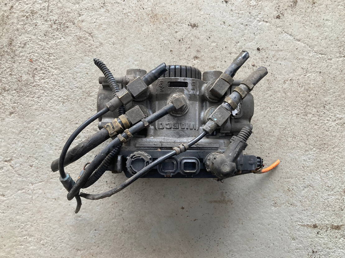 Wabco Wabco Bremse 4801041060 Ventil EBS 81521066071 Achsmodulator 81521066058 8 - Suku cadang: gambar 1 Wabco Wabco Bremse 4801041060 Ventil EBS 81521066071 Achsmodulator 81521066058 8 - Suku cadang: gambar 1