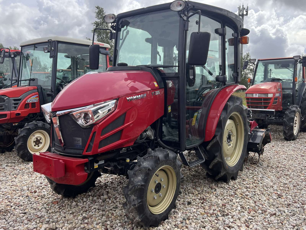 Yanmar YT225 - Traktor kompak: gambar 1 Yanmar YT225 - Traktor kompak: gambar 1