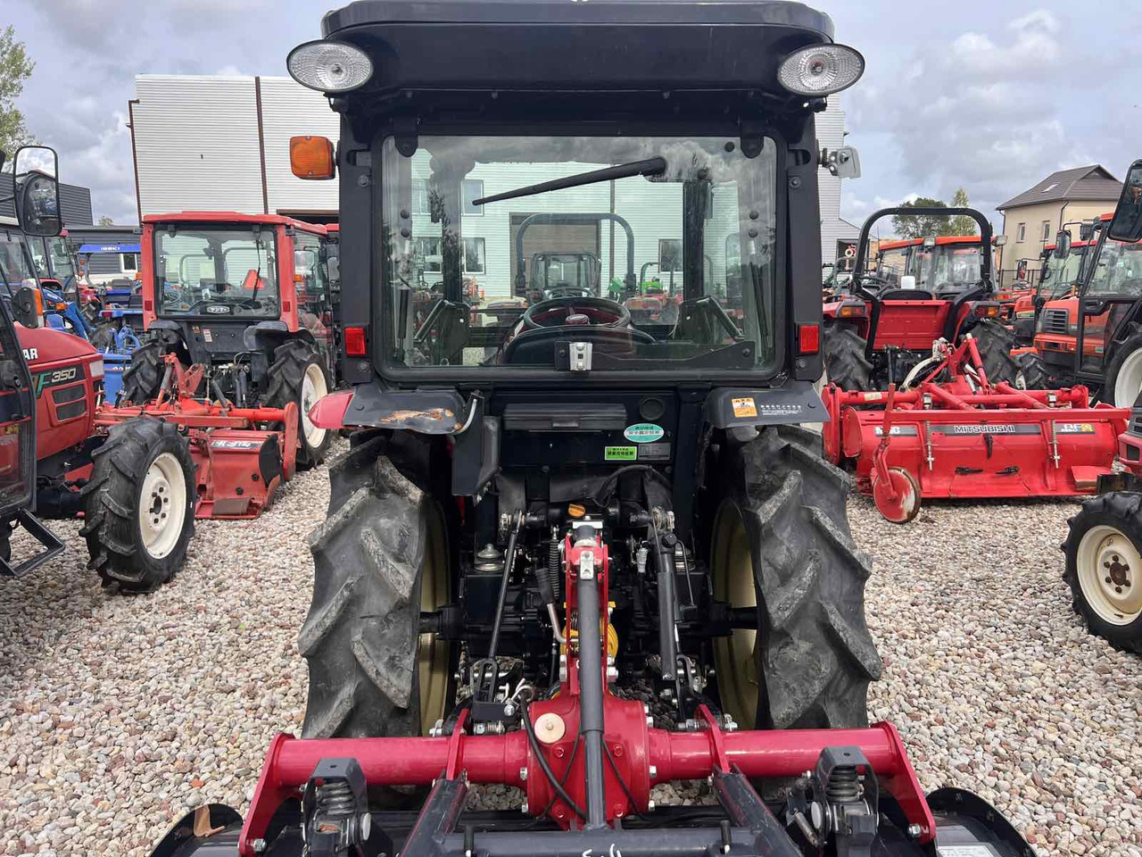 Yanmar YT225 - Traktor kompak: gambar 5 Yanmar YT225 - Traktor kompak: gambar 5