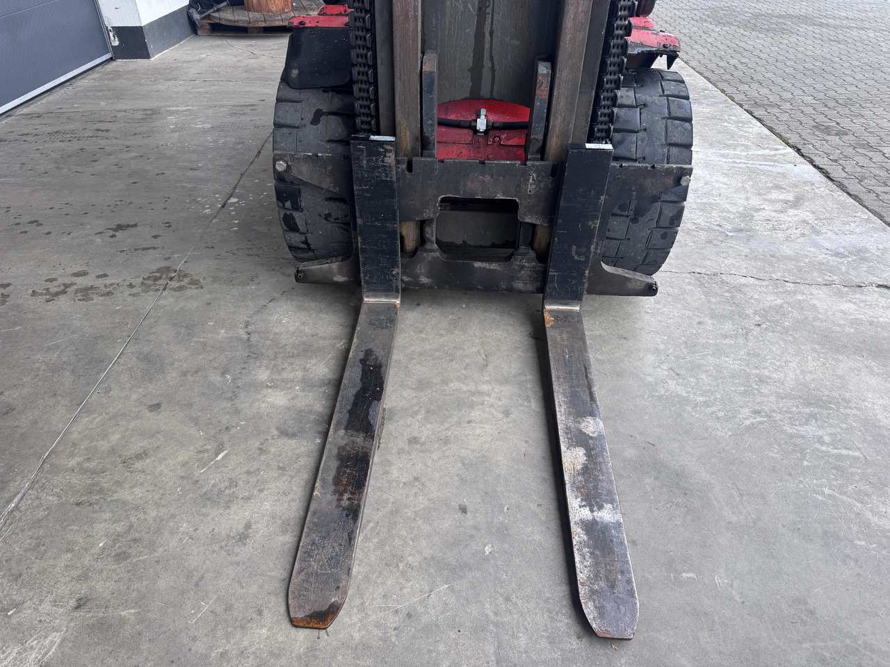LINDE H 45 D 600 - Forklift diesel: gambar 4 LINDE H 45 D 600 - Forklift diesel: gambar 4