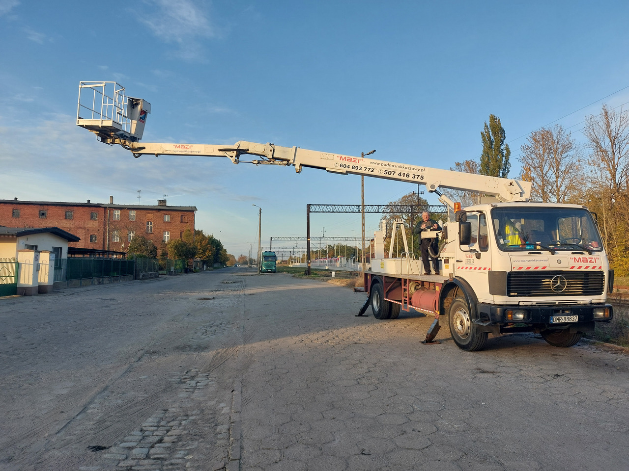 Wumag Mercedes 1414, 400V Wumag WT220 hydraulik - Platform udara yang dipasang di truk: gambar 4 Wumag Mercedes 1414, 400V Wumag WT220 hydraulik - Platform udara yang dipasang di truk: gambar 4