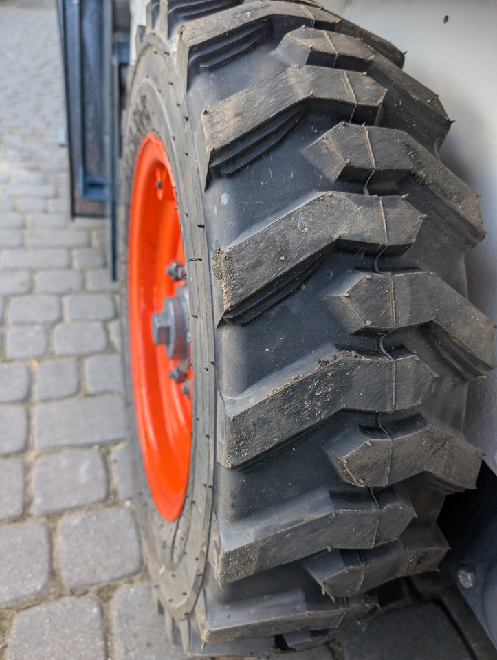 BOBCAT S100 - Skid steer: gambar 4 BOBCAT S100 - Skid steer: gambar 4