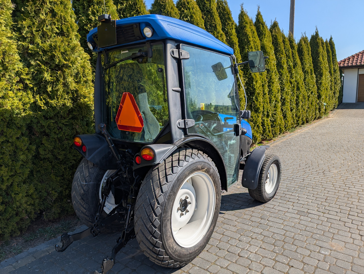 New Holland T3040F - Traktor kompak: gambar 4 New Holland T3040F - Traktor kompak: gambar 4
