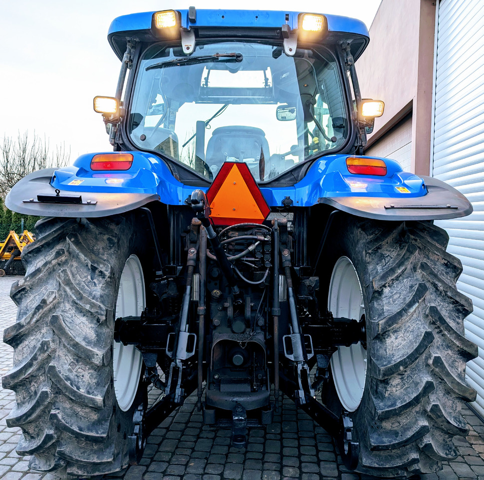 New Holland TS115A - Traktor: gambar 2 New Holland TS115A - Traktor: gambar 2