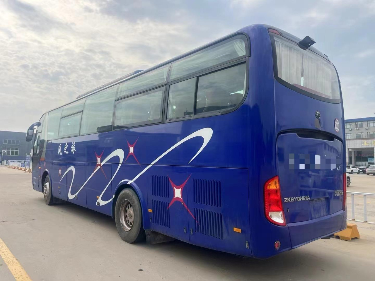 YUTONG ZK6110 - Bus pariwisata: gambar 2 YUTONG ZK6110 - Bus pariwisata: gambar 2