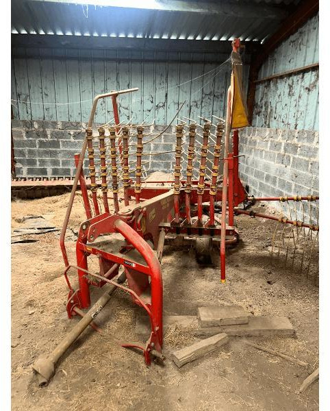 AGRAM 484 - Tedder/ Menyapu: gambar 1 AGRAM 484 - Tedder/ Menyapu: gambar 1