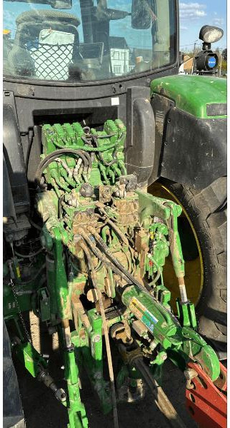 Traktor JOHN DEERE 6195R: gambar 6 Traktor JOHN DEERE 6195R: gambar 6