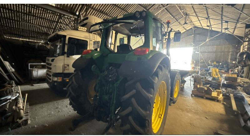 JOHN DEERE 6520 - Traktor: gambar 2 JOHN DEERE 6520 - Traktor: gambar 2
