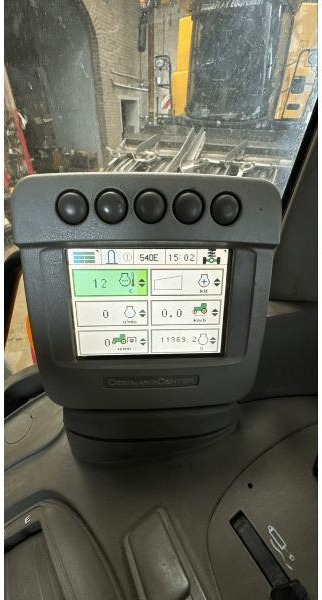 JOHN DEERE 6830 PREMIUM - Traktor: gambar 5 JOHN DEERE 6830 PREMIUM - Traktor: gambar 5