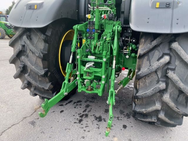 JOHN DEERE 6R215 - Traktor: gambar 5 JOHN DEERE 6R215 - Traktor: gambar 5