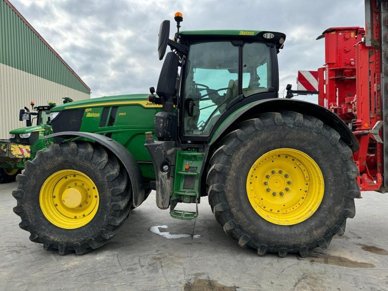 JOHN DEERE 6R250 - Traktor: gambar 1 JOHN DEERE 6R250 - Traktor: gambar 1