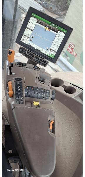 JOHN DEERE 7310R - Traktor: gambar 5 JOHN DEERE 7310R - Traktor: gambar 5