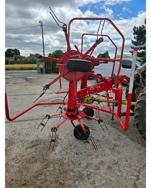 KVERNELAND 8046 - Tedder/ Menyapu: gambar 2 KVERNELAND 8046 - Tedder/ Menyapu: gambar 2