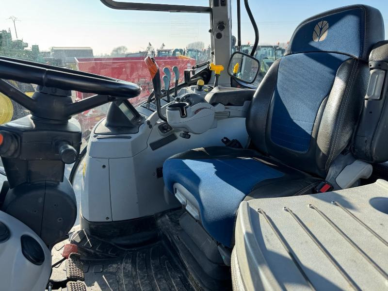 Traktor NEW-HOLLAND T7.260 PC: gambar 7 Traktor NEW-HOLLAND T7.260 PC: gambar 7