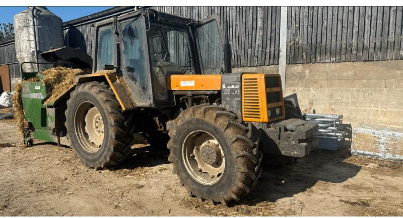 RENAULT 133-14 T - Traktor: gambar 1 RENAULT 133-14 T - Traktor: gambar 1