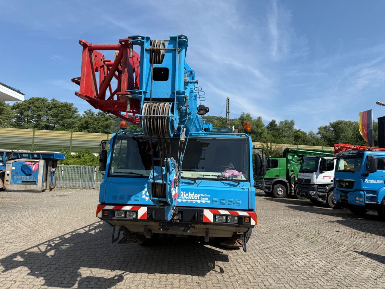 Faun ATF 30-2 30 ton - Truk derek: gambar 2 Faun ATF 30-2 30 ton - Truk derek: gambar 2