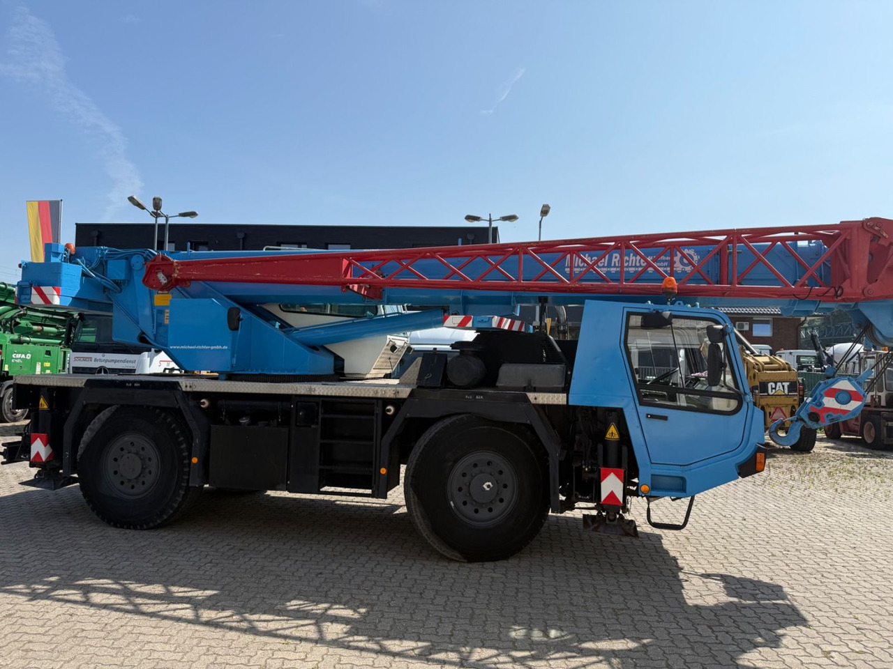 Faun ATF 30-2 30 ton - Truk derek: gambar 4 Faun ATF 30-2 30 ton - Truk derek: gambar 4