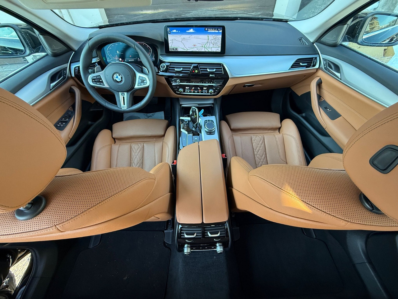 BMW 520D MILDHYBRID - Mobil sedan: gambar 2 BMW 520D MILDHYBRID - Mobil sedan: gambar 2