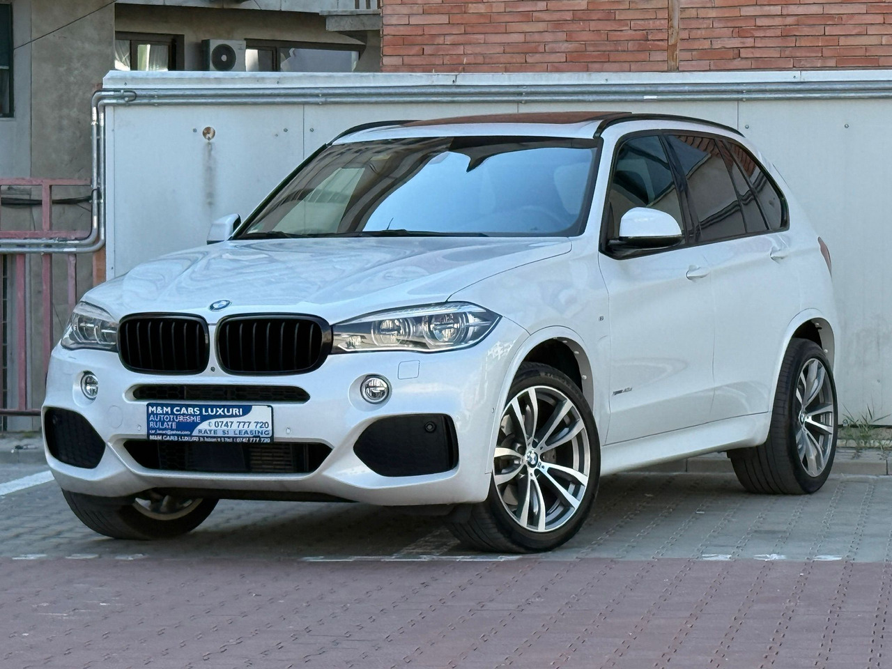 BMW X5 4.0 XDRIVE M PAKET - Mobil SUV: gambar 2 BMW X5 4.0 XDRIVE M PAKET - Mobil SUV: gambar 2