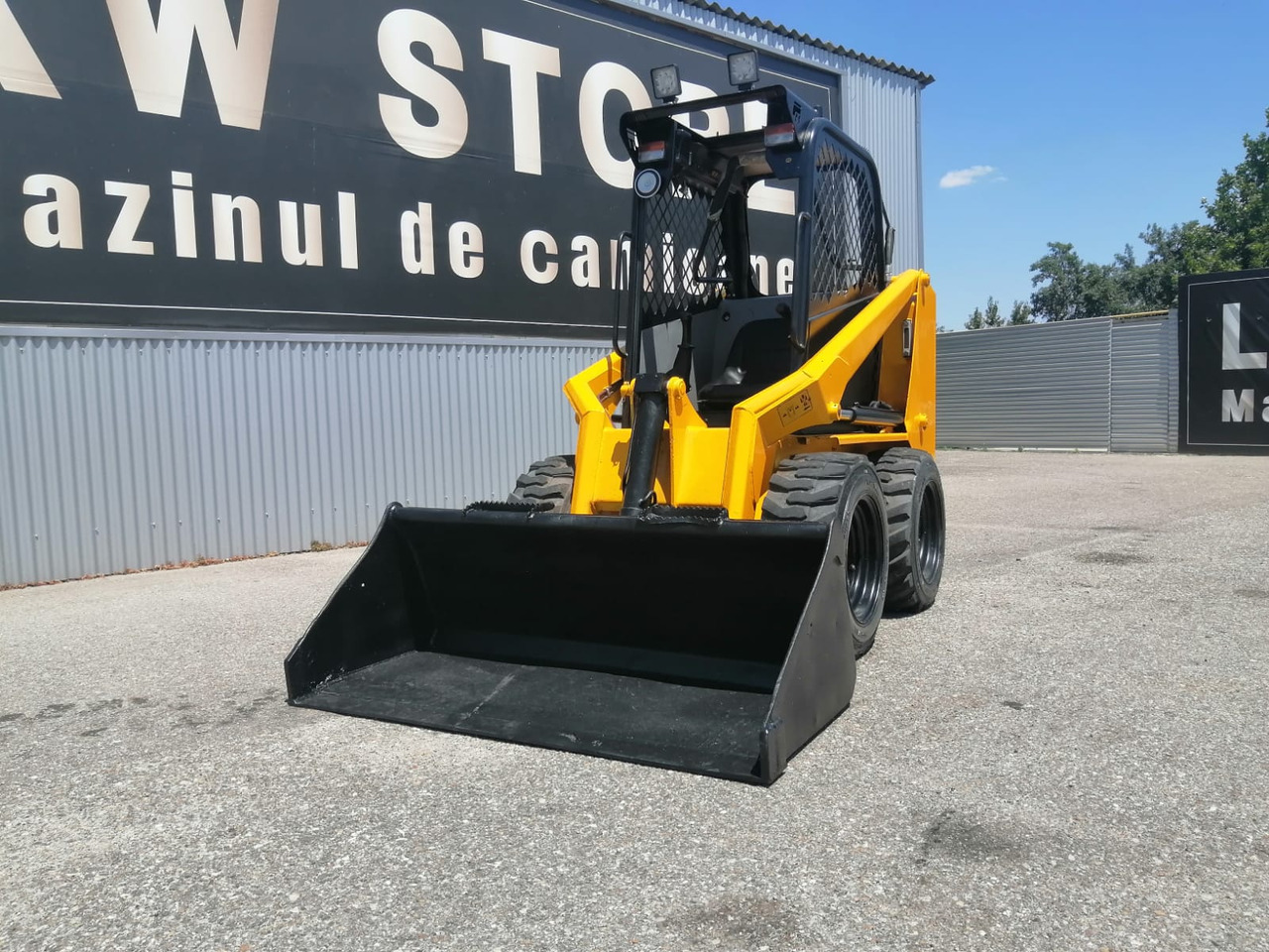 Bobcat SKID TYRE FRONT LOADER RAM ITALY - Skid steer: gambar 1 Bobcat SKID TYRE FRONT LOADER RAM ITALY - Skid steer: gambar 1