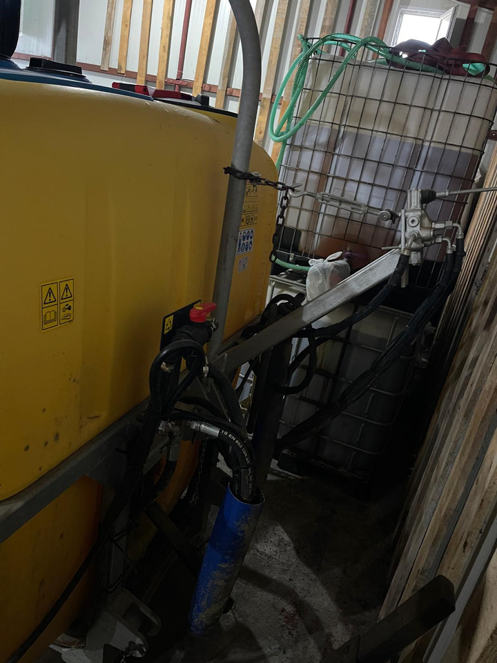 CAFFINI PUNTAROSA 1000 HERBICIDE PUMP - Penyemprot traktor: gambar 4 CAFFINI PUNTAROSA 1000 HERBICIDE PUMP - Penyemprot traktor: gambar 4