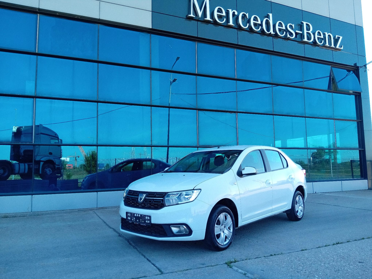 Dacia Logan 1.5 dCi, TOP ! - Mobil sedan: gambar 1 Dacia Logan 1.5 dCi, TOP ! - Mobil sedan: gambar 1