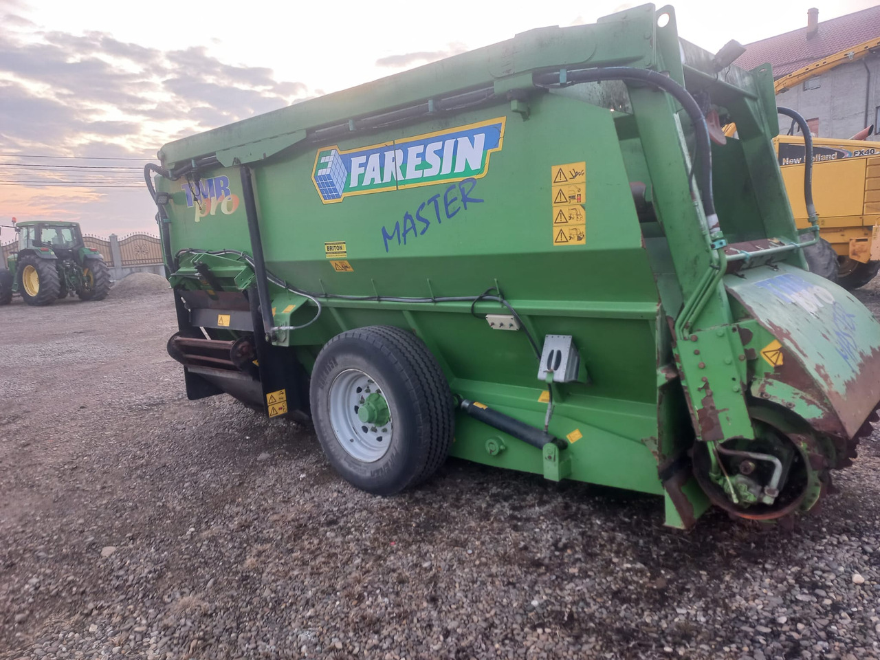 FARESIN TMR 1200 TEHNOLOGICAL TRAILER - Mixer-pengumpan: gambar 4 FARESIN TMR 1200 TEHNOLOGICAL TRAILER - Mixer-pengumpan: gambar 4
