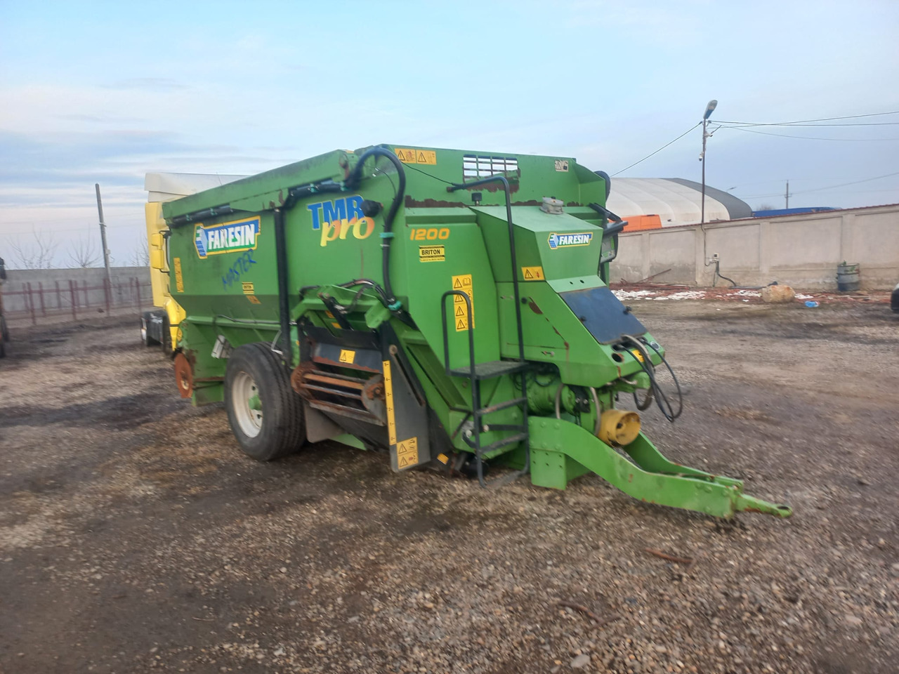 FARESIN TMR 1200 TEHNOLOGICAL TRAILER - Mixer-pengumpan: gambar 1 FARESIN TMR 1200 TEHNOLOGICAL TRAILER - Mixer-pengumpan: gambar 1