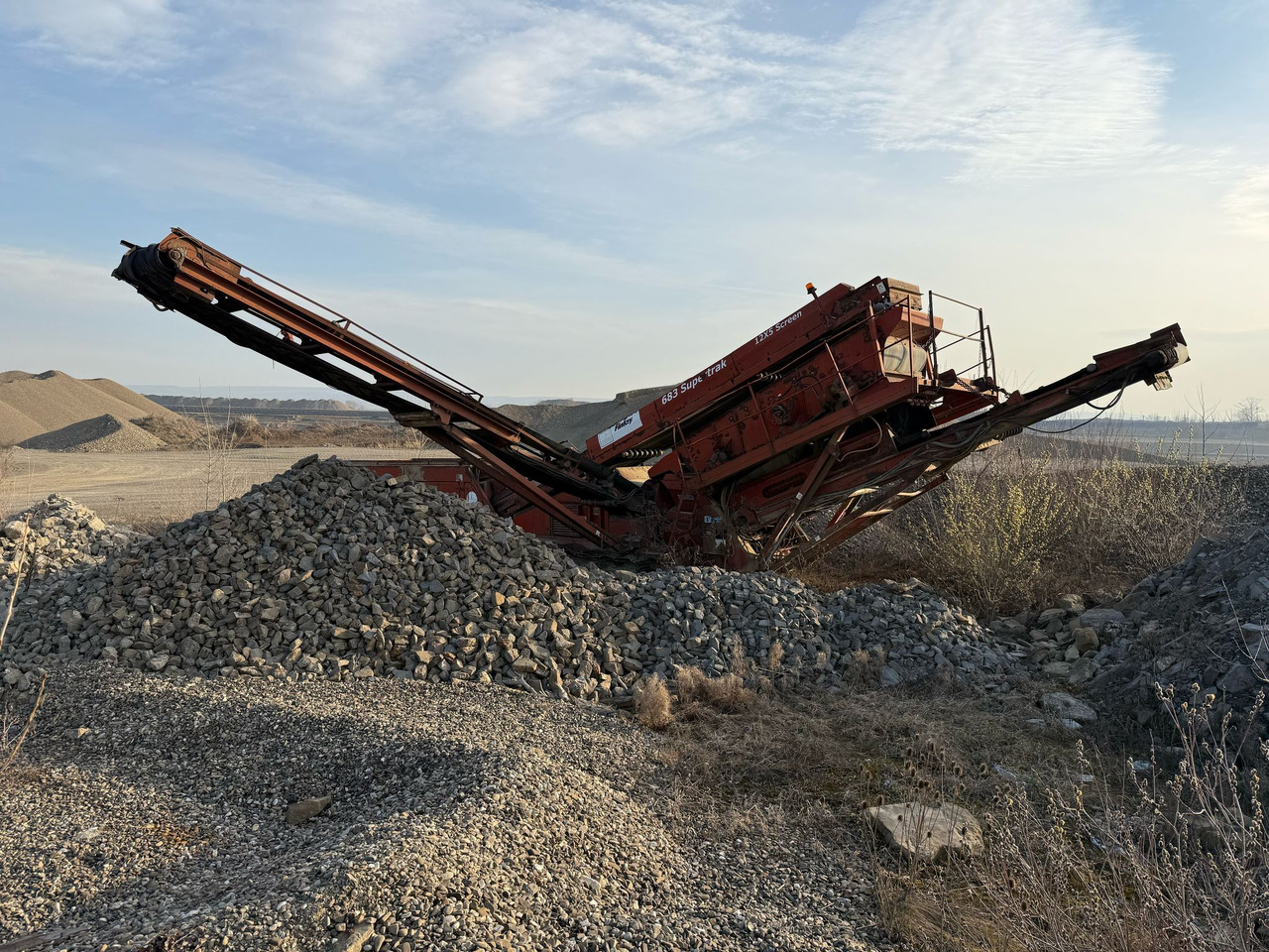 FINLAY 683 SUPERTRAK MOBILE SORTING STATION - Screener: gambar 1 FINLAY 683 SUPERTRAK MOBILE SORTING STATION - Screener: gambar 1