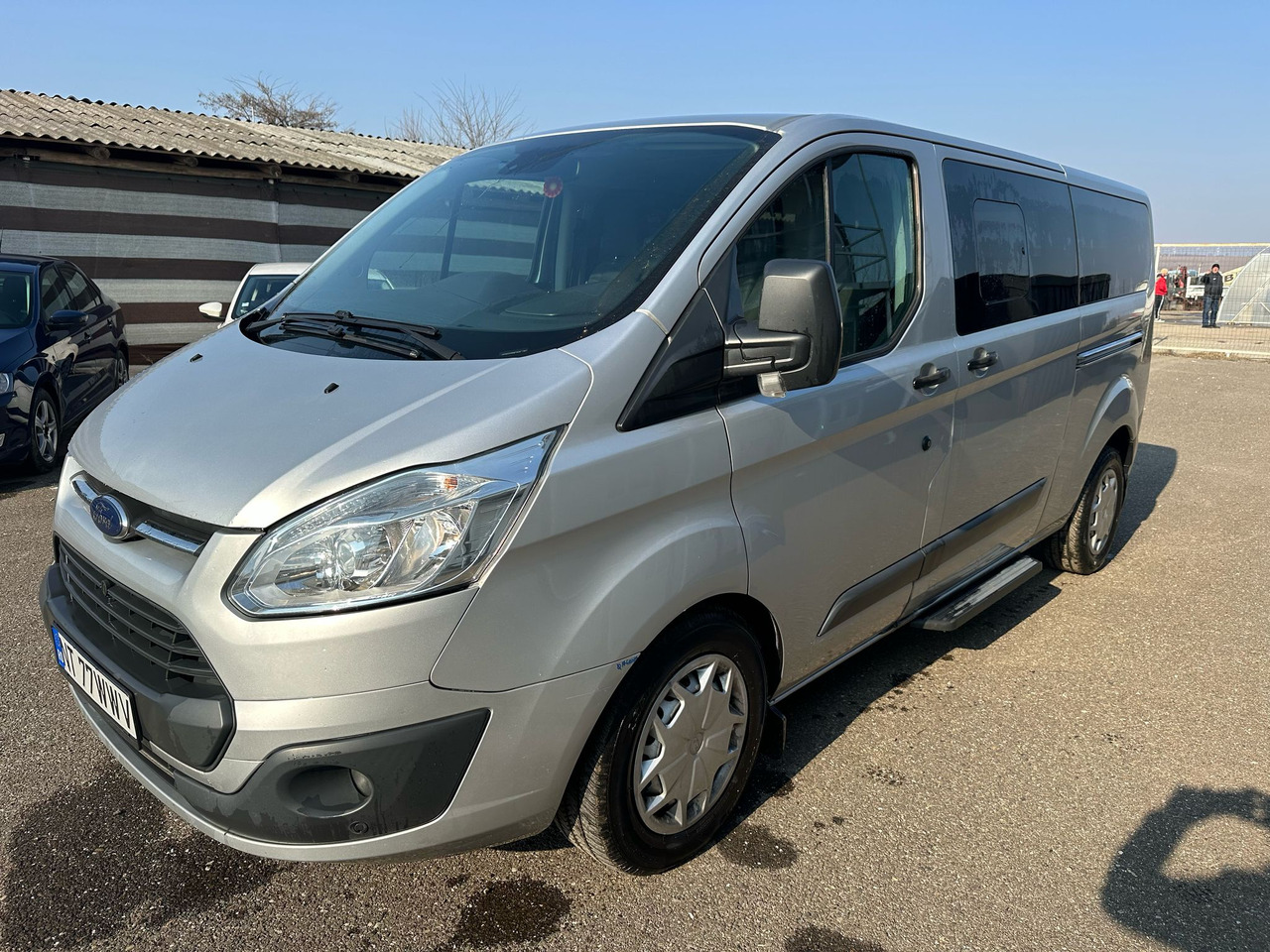 FORD TRANSIT CUSTOMS - Van penumpang: gambar 1 FORD TRANSIT CUSTOMS - Van penumpang: gambar 1
