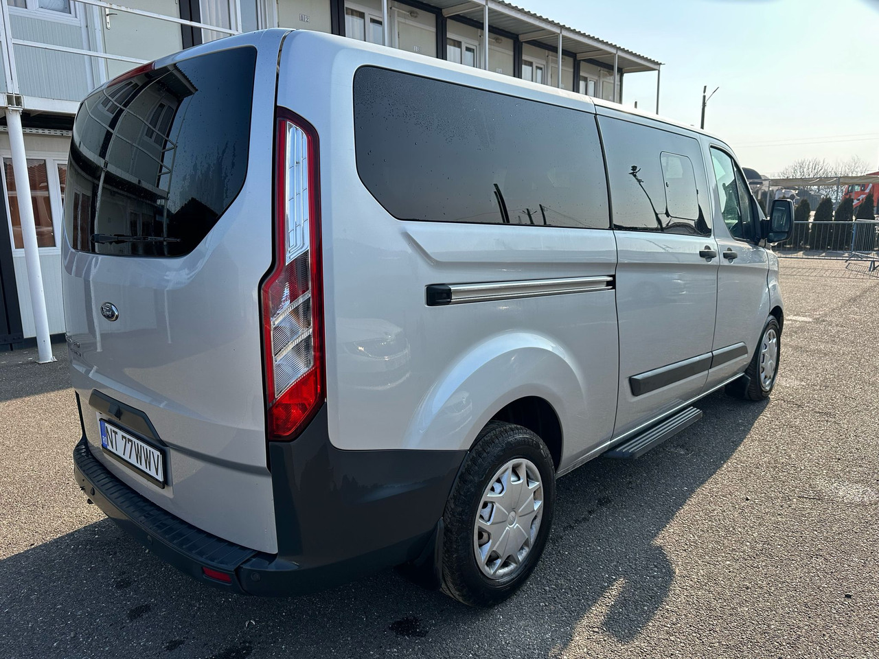 FORD TRANSIT CUSTOMS - Van penumpang: gambar 2 FORD TRANSIT CUSTOMS - Van penumpang: gambar 2