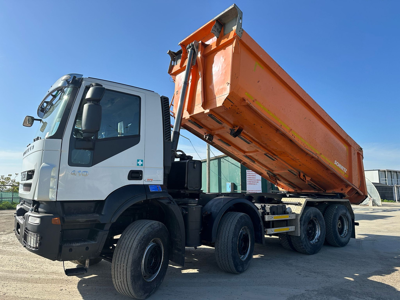 Iveco Trakker Tipper - Truk jungkit: gambar 2 Iveco Trakker Tipper - Truk jungkit: gambar 2