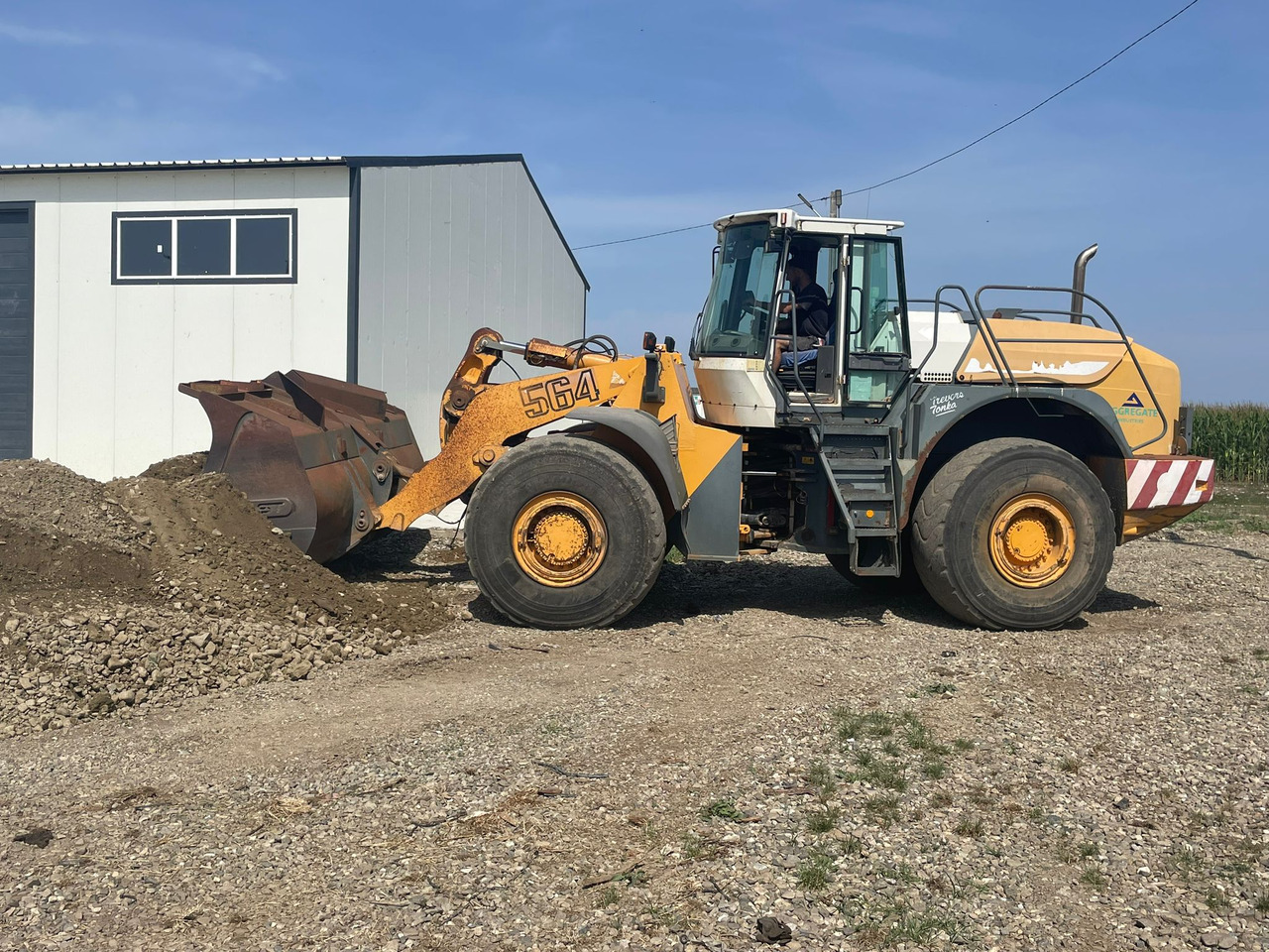 LIEBHERR 564 FRONT LOADER - Wheel loader: gambar 1 LIEBHERR 564 FRONT LOADER - Wheel loader: gambar 1