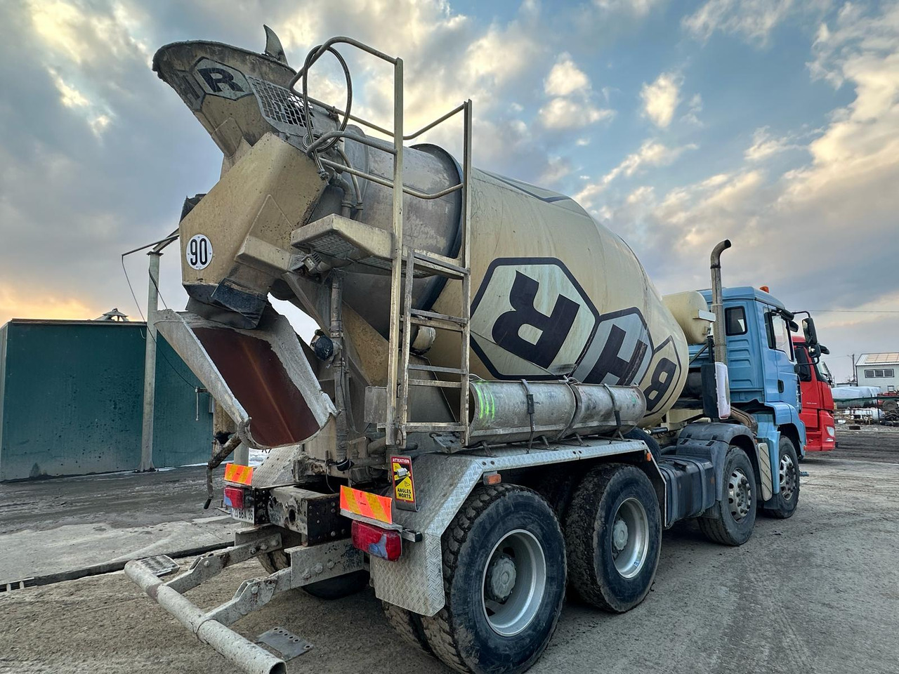 MAN TGA Concrete Mixer - Truk pengaduk beton: gambar 4 MAN TGA Concrete Mixer - Truk pengaduk beton: gambar 4