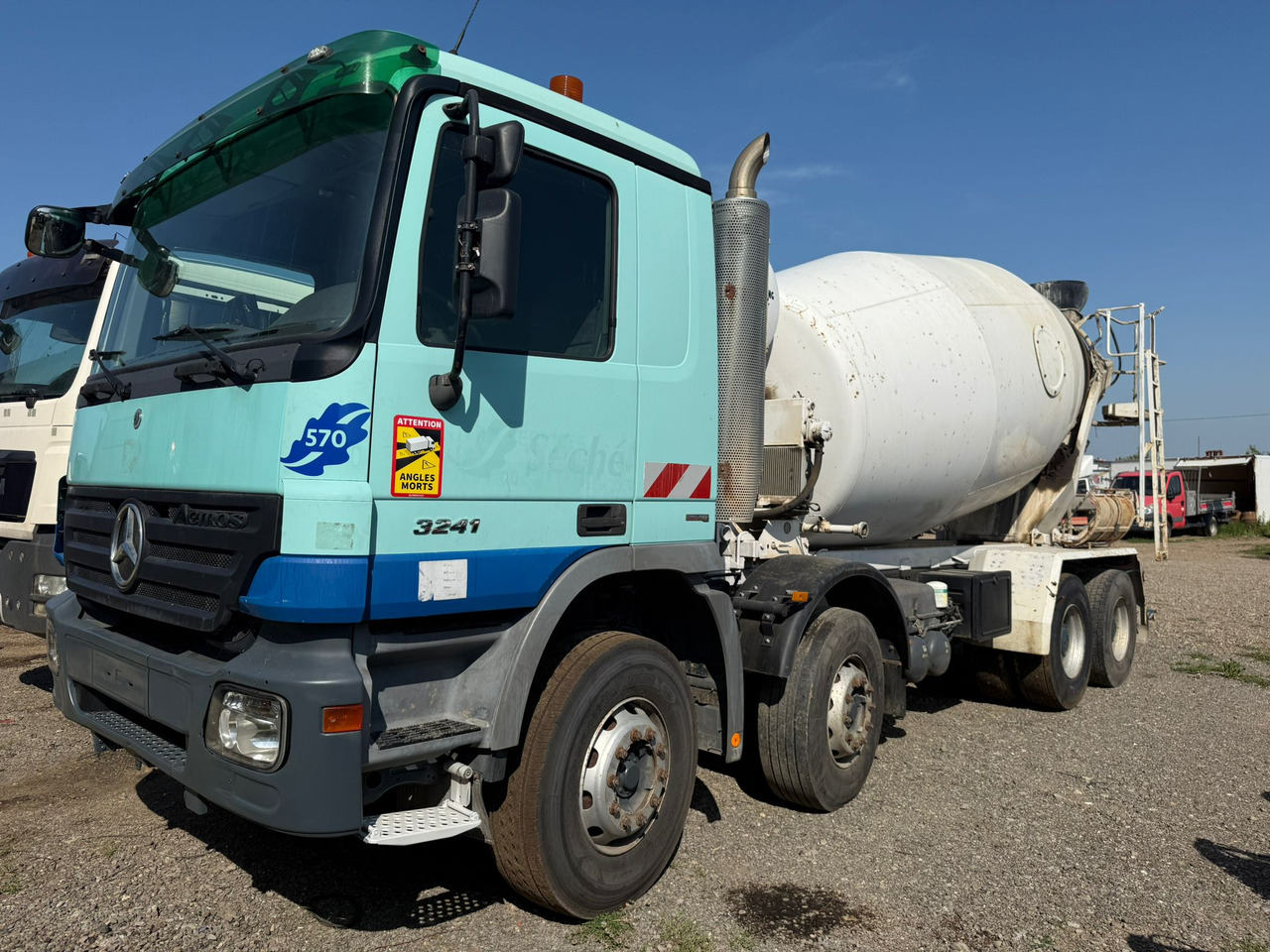 MERCEDES BENZ 3241 CONCRETE MIXER - Truk pengaduk beton: gambar 1 MERCEDES BENZ 3241 CONCRETE MIXER - Truk pengaduk beton: gambar 1