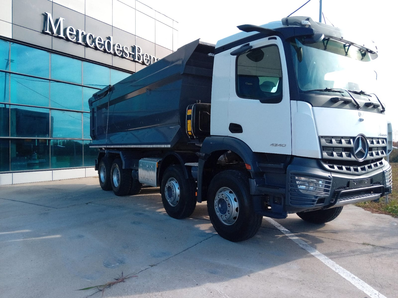 Mercedes-Benz Arocs 42.40 8×4 Basculanta/Tipper/Kipper Heavy Duty, TOP !!! - Truk jungkit: gambar 2 Mercedes-Benz Arocs 42.40 8×4 Basculanta/Tipper/Kipper Heavy Duty, TOP !!! - Truk jungkit: gambar 2