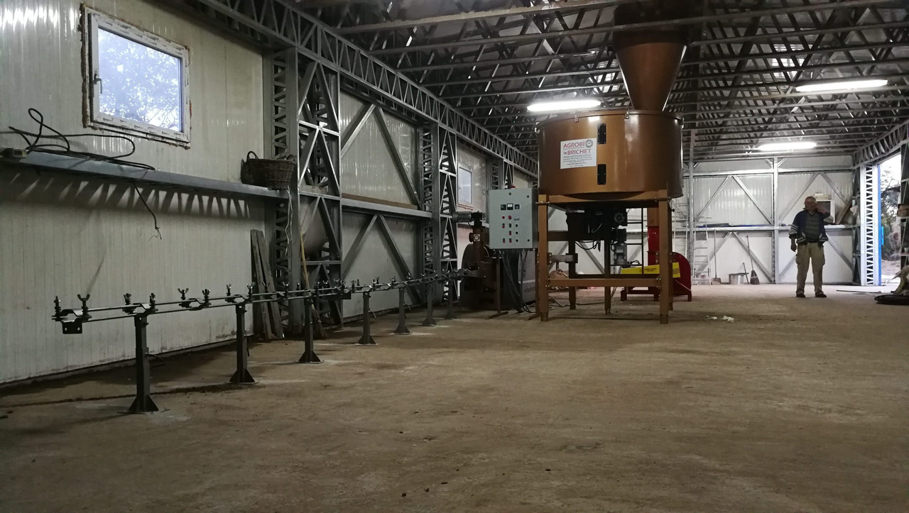 Briquetting Technology BT 060-400 BRIQUETTES PRODUCT LINE - Mesin industri: gambar 3 Briquetting Technology BT 060-400 BRIQUETTES PRODUCT LINE - Mesin industri: gambar 3